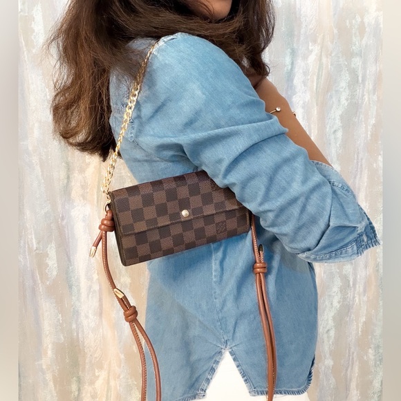 Louis Vuitton Handbags - Louis Vuitton Damier Ebene Sarah wallet with strap